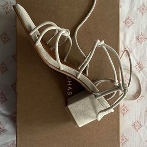 Alohas heeled sandals new in box